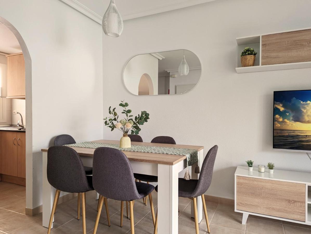 Apartamento Las Palmeras - Con Terraza, Barbacoa, Aire Acondicionado Y A 250M De La Playa! Los Alcázares Dış mekan fotoğraf