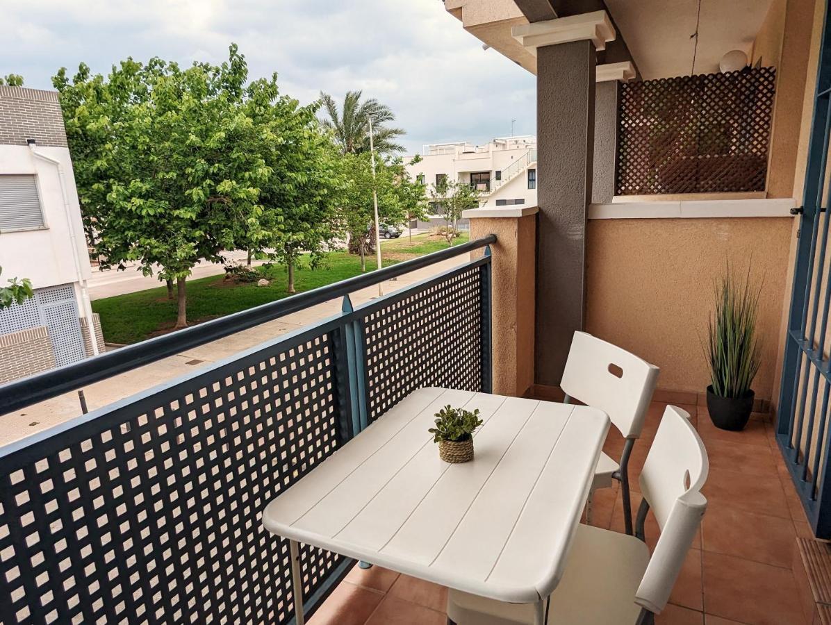 Apartamento Las Palmeras - Con Terraza, Barbacoa, Aire Acondicionado Y A 250M De La Playa! Los Alcázares Dış mekan fotoğraf