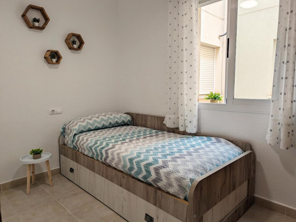 Apartamento Las Palmeras - Con Terraza, Barbacoa, Aire Acondicionado Y A 250M De La Playa! Los Alcázares Dış mekan fotoğraf