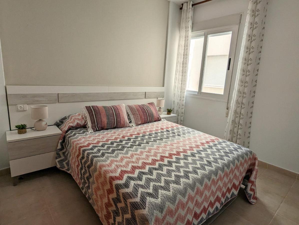 Apartamento Las Palmeras - Con Terraza, Barbacoa, Aire Acondicionado Y A 250M De La Playa! Los Alcázares Dış mekan fotoğraf